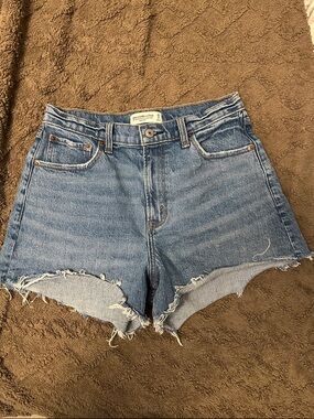 Abercrombie & Fitch Light Wash Denim High-Rise 90s Relaxed Cutoff Shorts